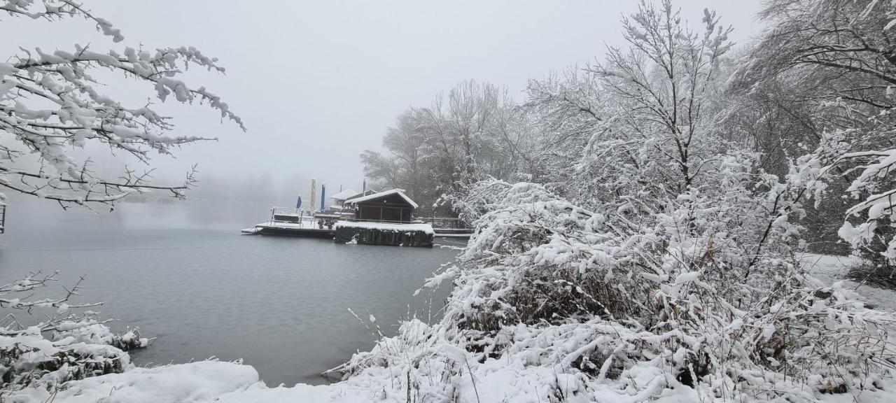 布拉迪斯拉发Hausboat "Zivot Na Vode"公寓 外观 照片